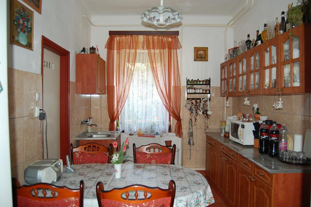 Zach Klara Utcai Apartman Visegrád Oda fotoğraf